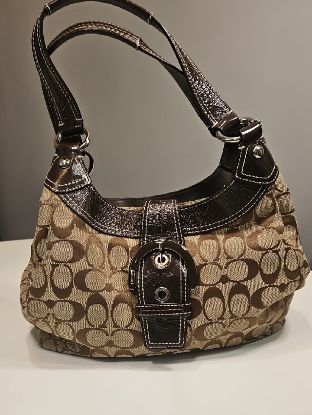 Coach Khaki Signature Canvas Shoulder Bag with Brown Trim - Picture 2 of 9